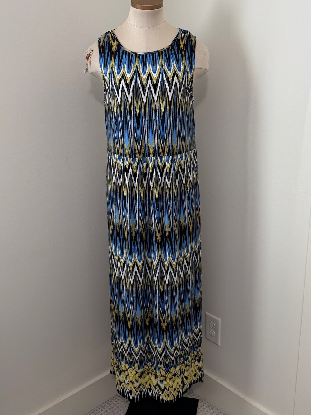 J Jill Wearever Collection Medium Sleeveless Jersey Knit Maxi Dress Ikat Floral